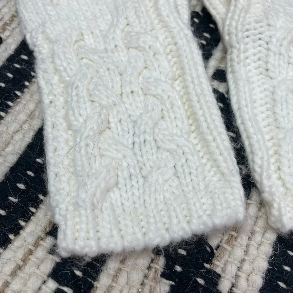 NY&CO Cream Cable Knit Gloves